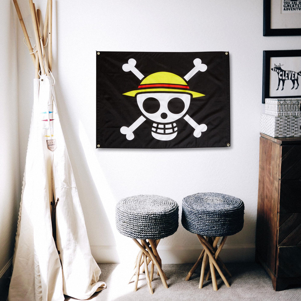 One Piece Luffy's Straw Hat Pirates Skull Flag