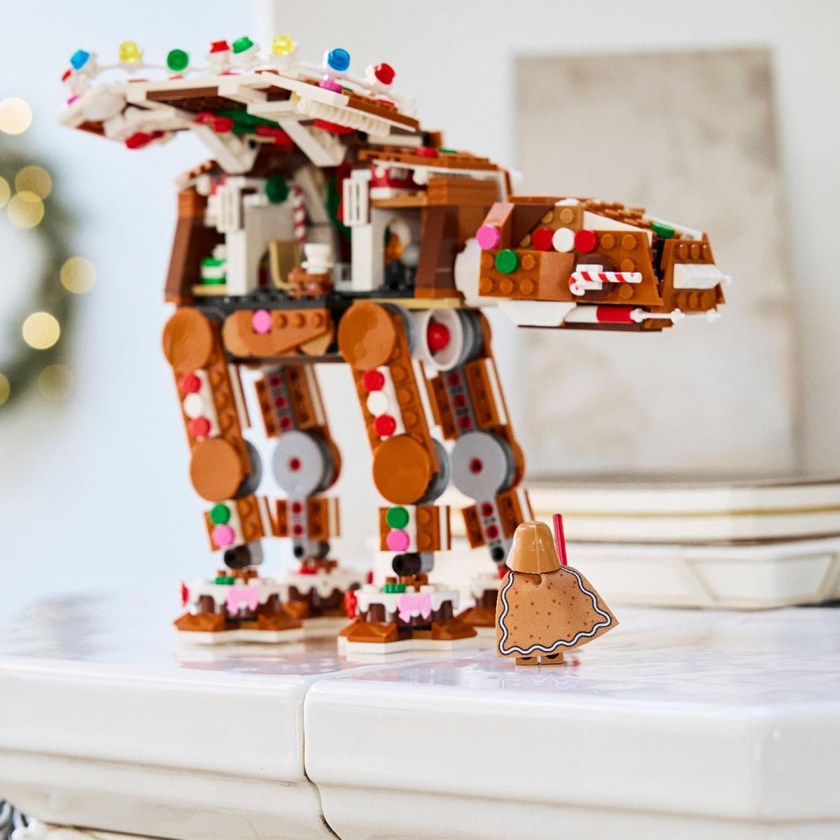 Star Wars LEGO 40806 Gingerbread AT-AT Walker 697-Piece Building Set