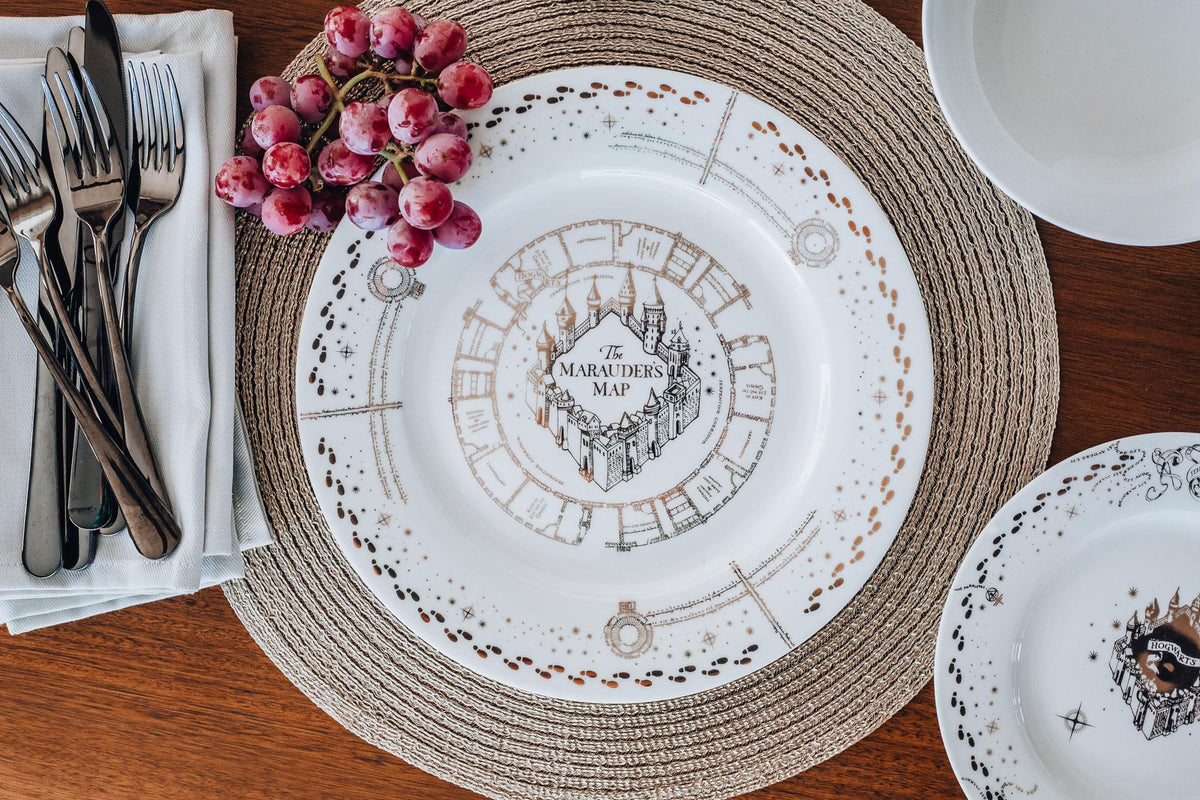 Harry Potter Marauders Map 16-Piece Ceramic Dinnerware Set | Plates, Bowls, Mugs