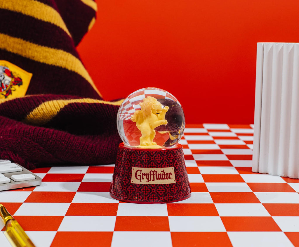 Harry Potter House Gryffindor 3-Inch Mini Light-Up Snow Globe